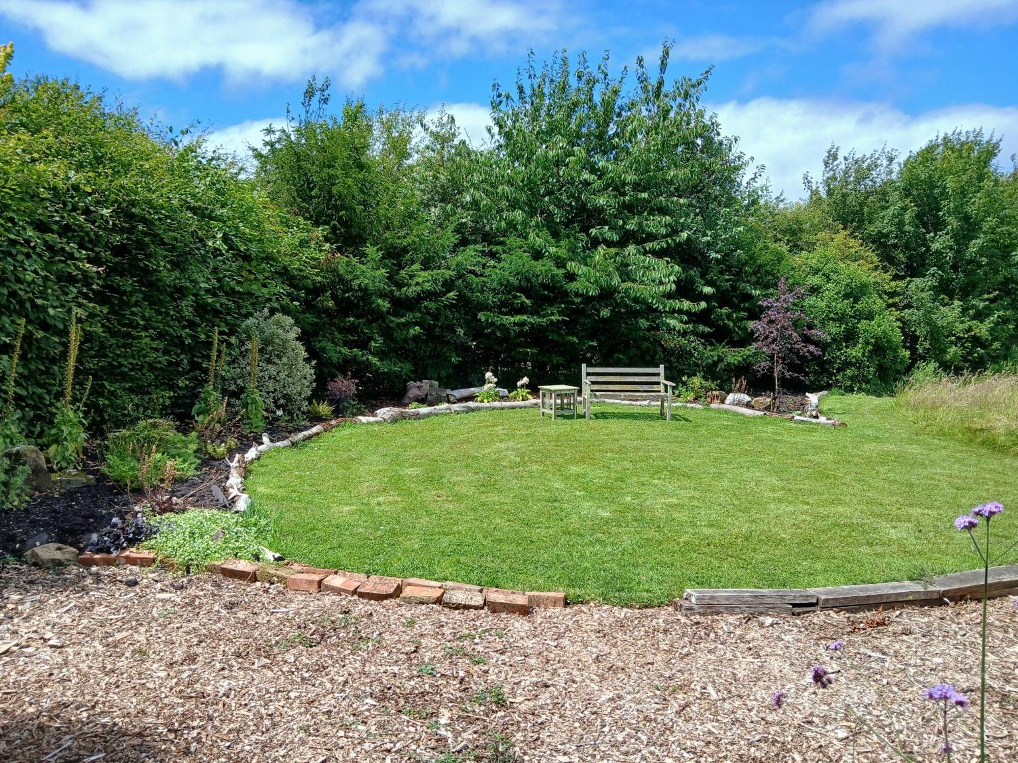 Three Oaks Nursery Chichester Bagian luar foto
